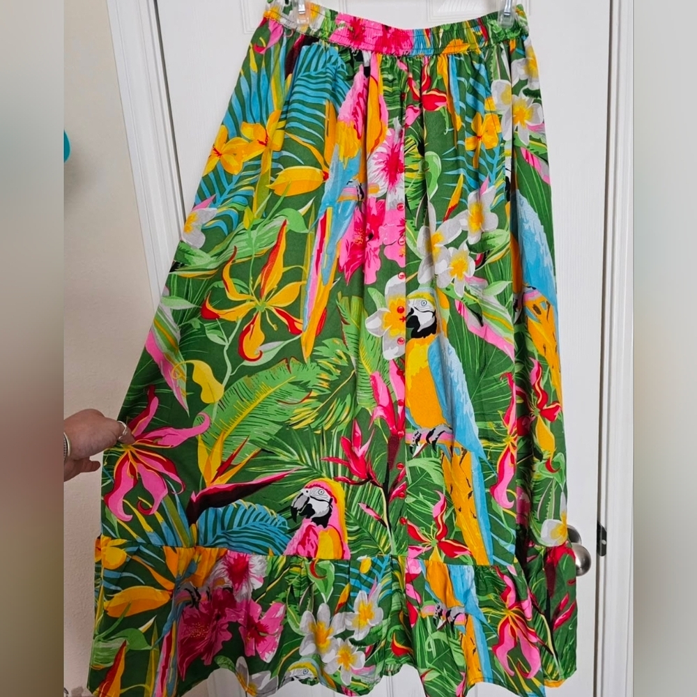 Tropical Parrot Print Skirt - Picture 2 of 4